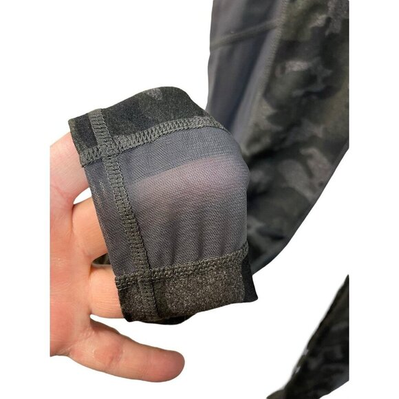 Fabletics High-Waisted PowerHold 7/8 Leggings in Dark Olive Camo Small - Picture 4 of 7